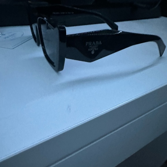 Prada Symbole sunglasses - Picture 4 of 6